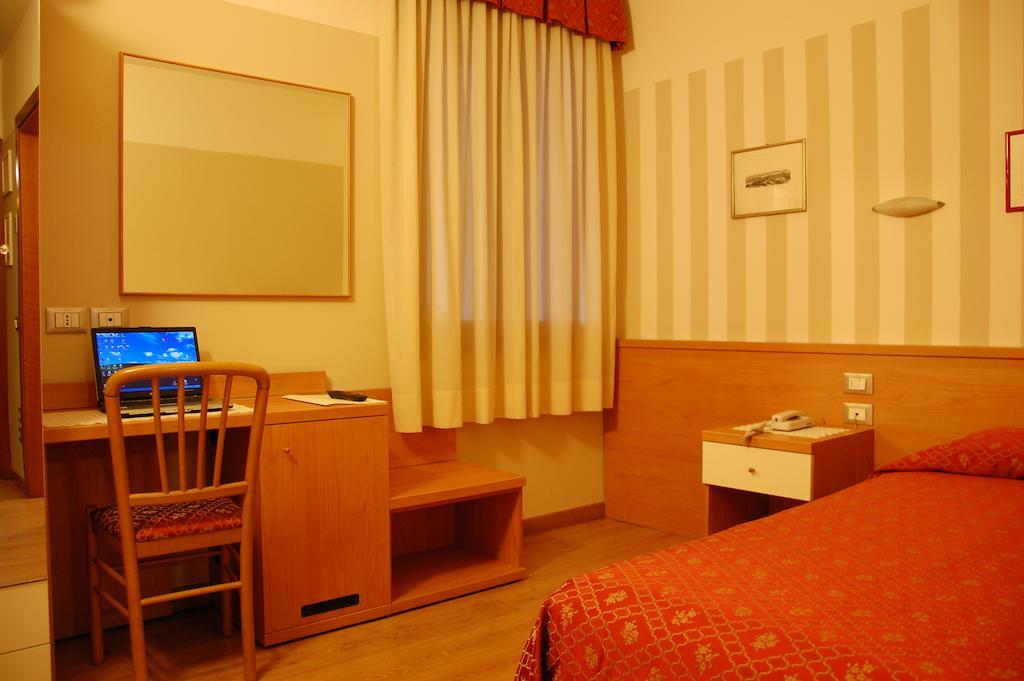 Hotel Belie San Martino di Lupari Pokoj fotografie