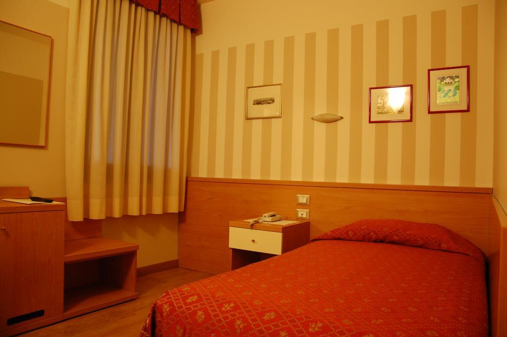 Hotel Belie San Martino di Lupari Pokoj fotografie